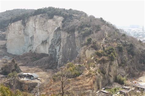 荒棄採石場|東莞石排燕嶺古採石場遺跡:大衆の中で千百度を探していますが。